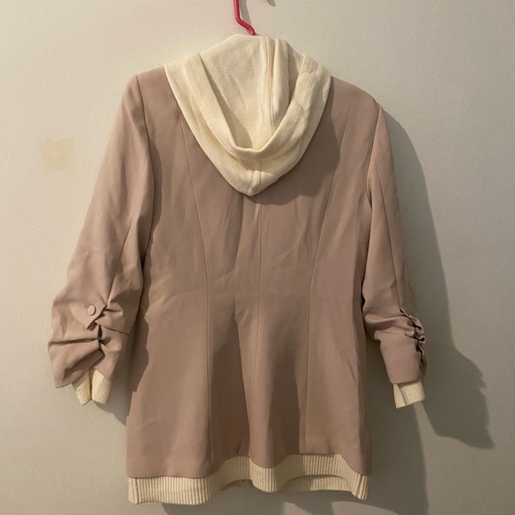 Cinq à Sept Beige Blazer with White Hoodie Detail - Picture 6 of 6